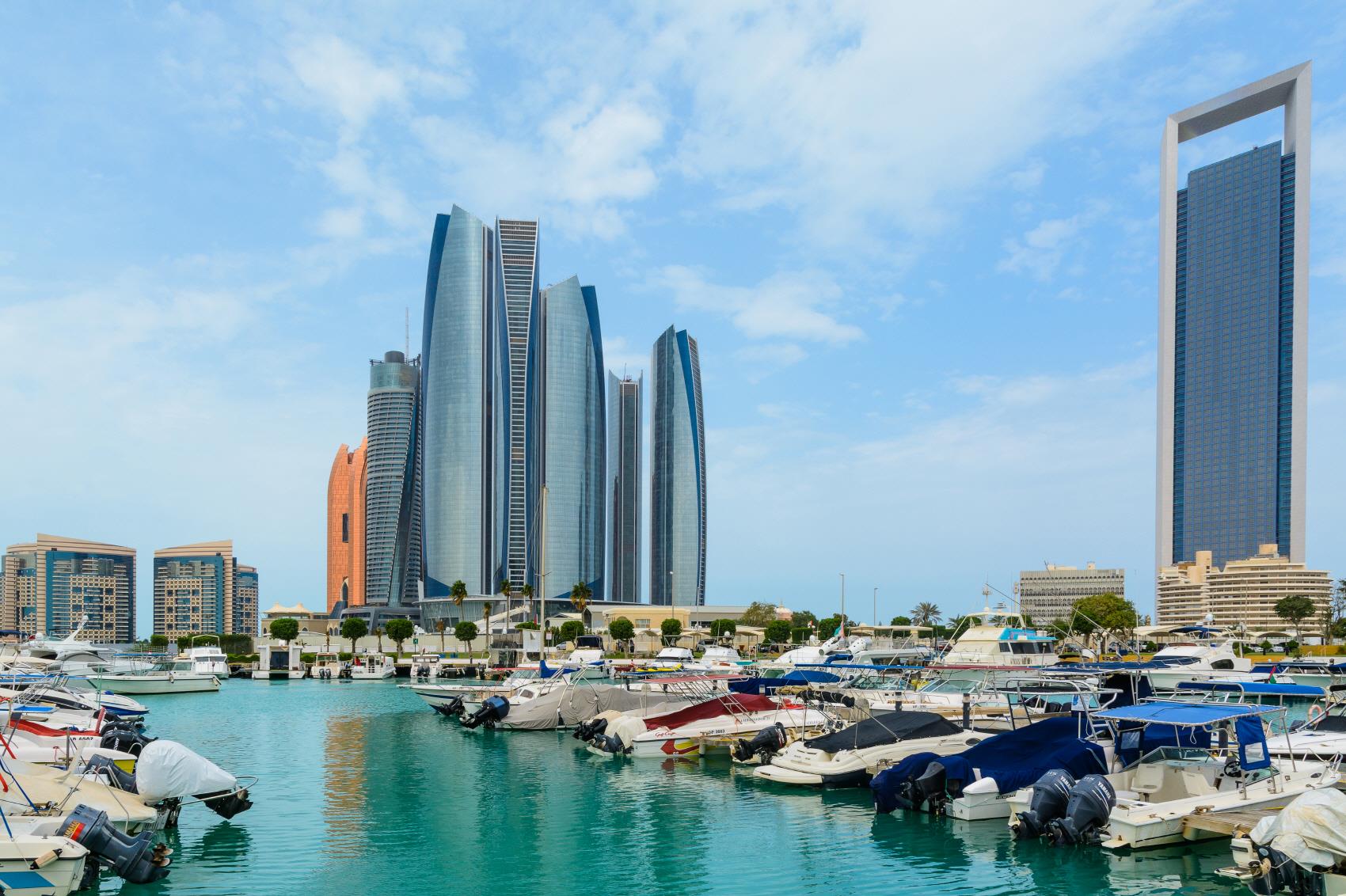 AEAUH3202300_0003.jpg?CMD=resize&width=100%